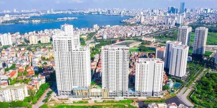 Có nên đầu tư chứng khoán hay bất động sản thời gian tới?